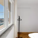 To-do Bridge Center Sea View Apartment