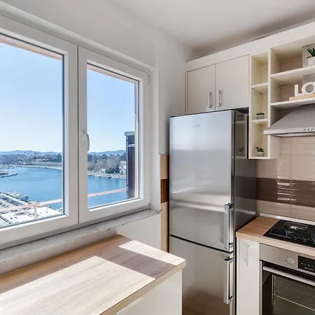 To-do Bridge Center Sea View شقة *