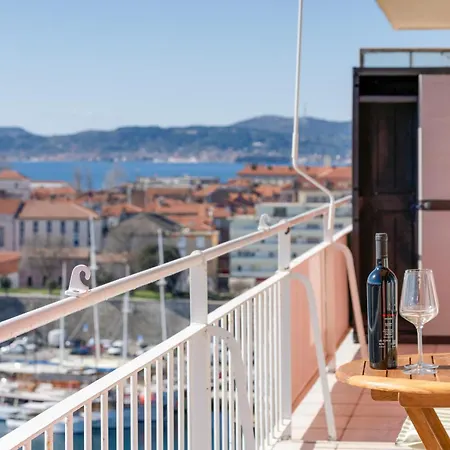 Apartment To-do Bridge Center Sea View