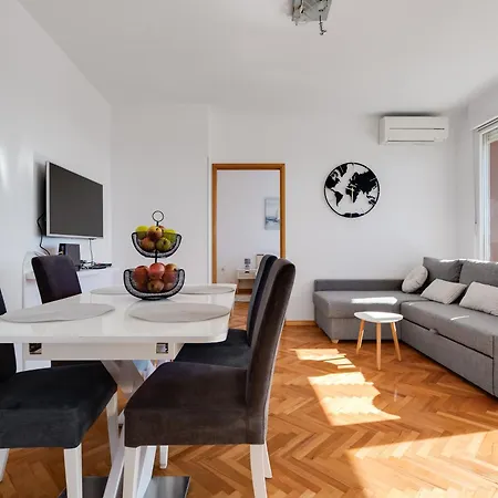 To-do Bridge Center Sea View ザダル