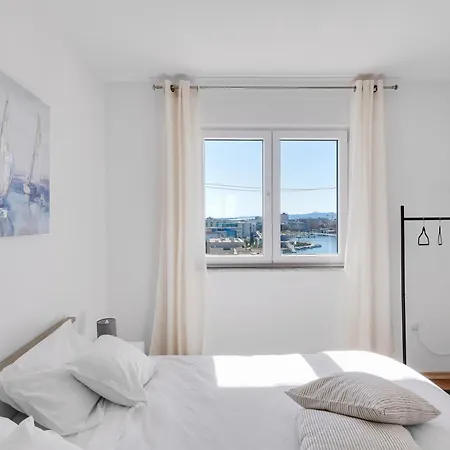 To-do Bridge Center Sea View Apartman *