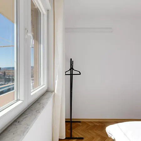 To-do Bridge Center Sea View شقة